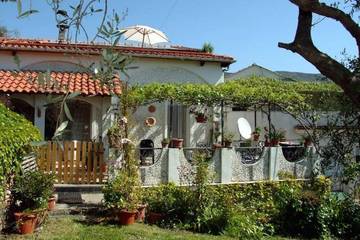 Gîte pour 5 personnes, avec terrasse et jardin dans Pantasina