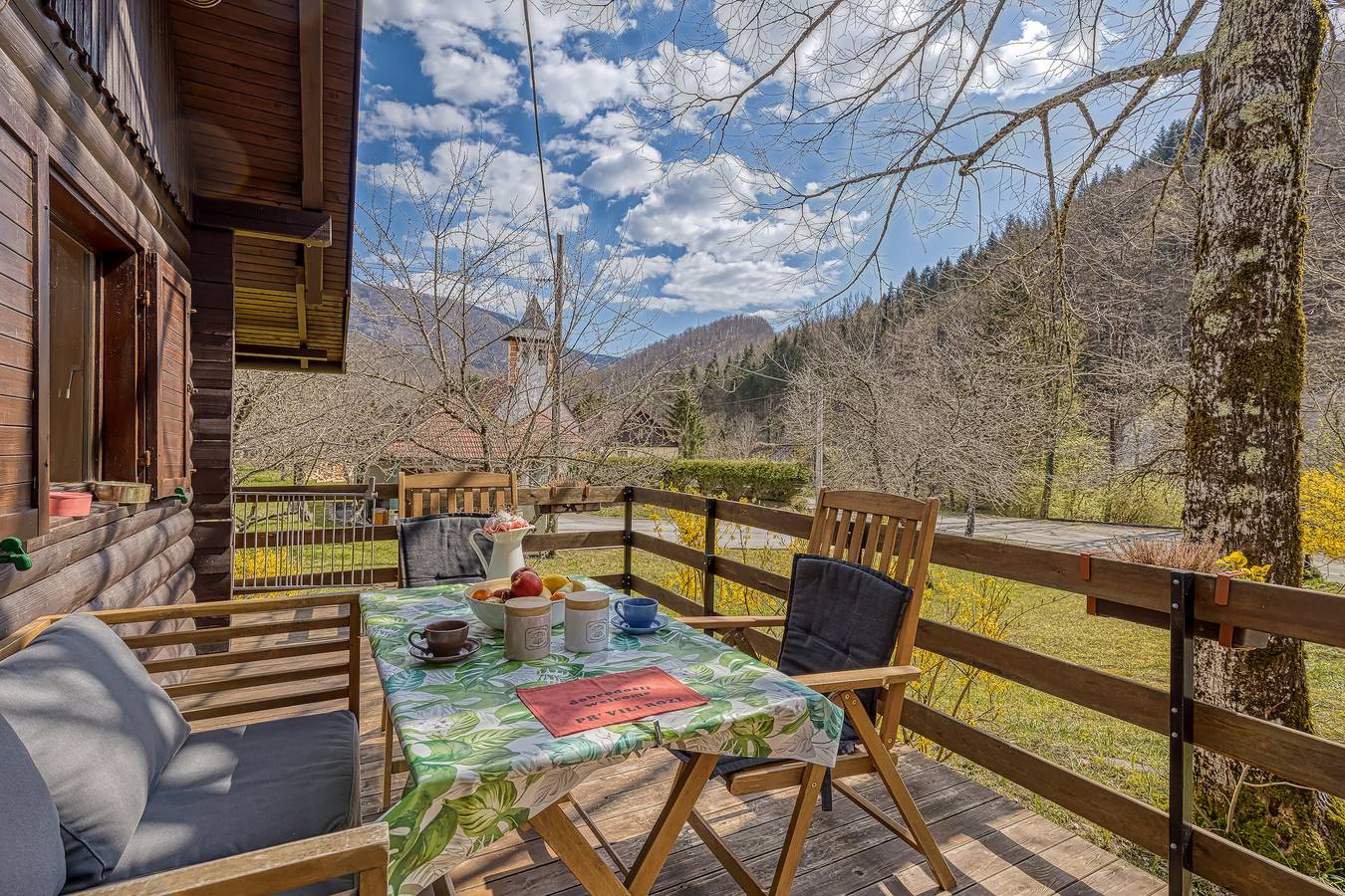 Rozi's Riverside Cottage in Osilnica, Chorwacja