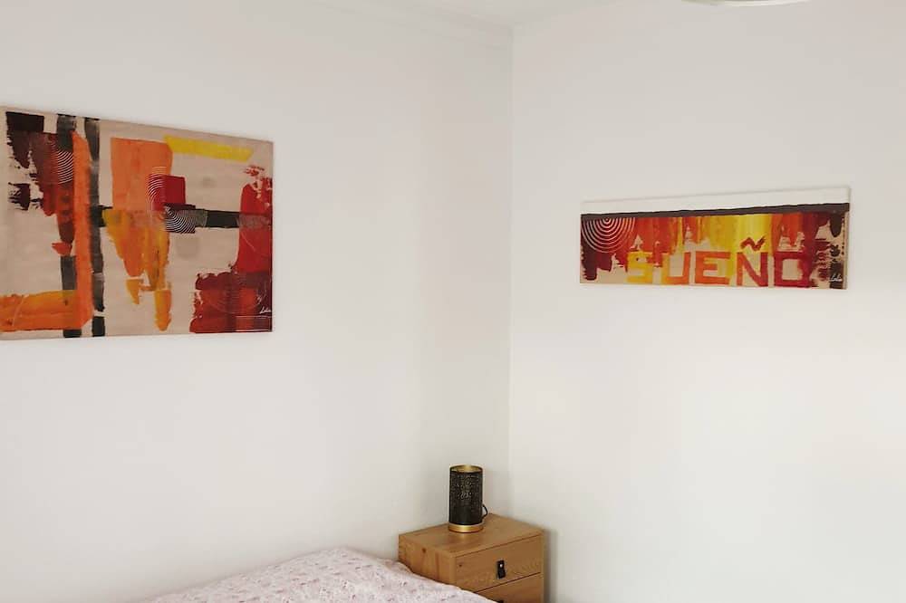 Miami Playa:Large house (max.11p) with pool+pataugoire,ideal for families in Miami Platja, Montroig