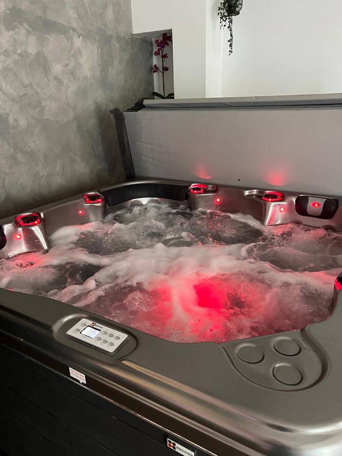 Appartement entier, Le 46 : Superbe appartement jacuzzi in Butte-Grette, Besançon