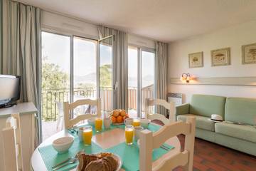 Gîte pour 4 personnes, avec piscine à Saint-Tropez