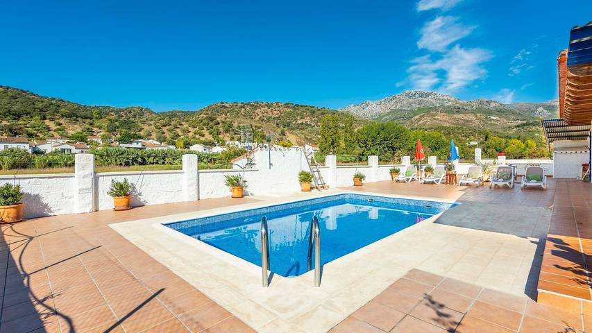 Casa rural para 7 personas, con balcón/terraza y piscina en Benalauría