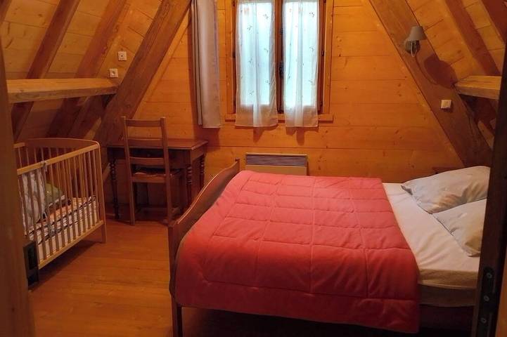 Chalet pour 8 personnes, avec jardin et terrasse dans le Cantal - 3