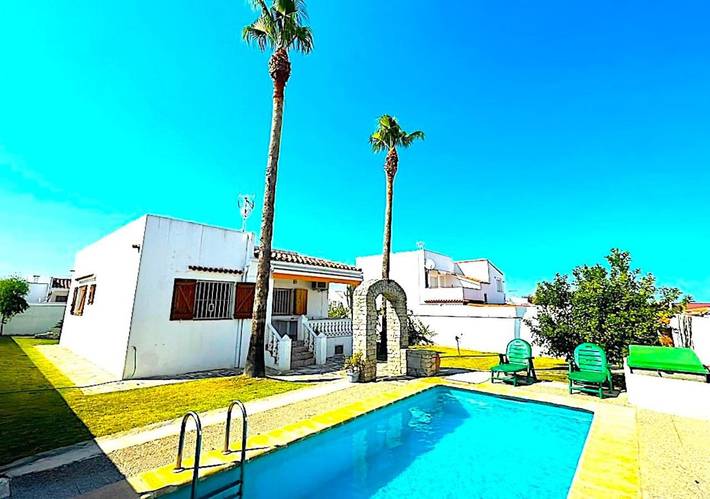 Chalet para 5 personas, con vistas además de jardín y piscina, Familias con niños en Peñíscola