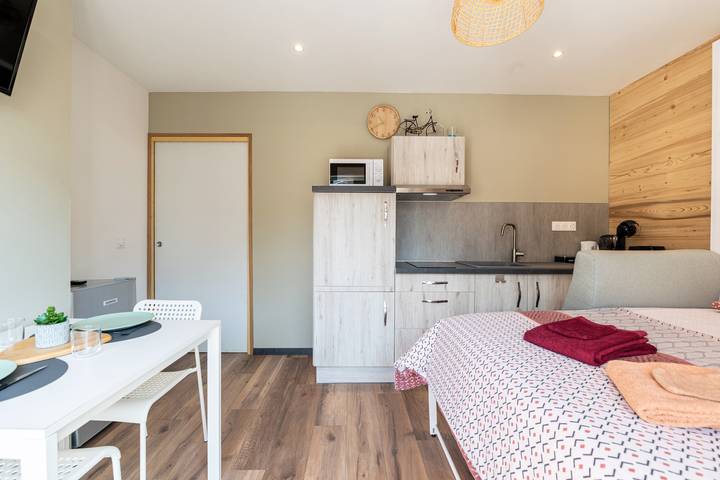 Hel lejlighed, Apartment 'Le Chaussy' with Mountain View, Balcony and Wi-Fi in Saint-Étienne-de-Cuines, Saint-Jean-de-Maurienne region