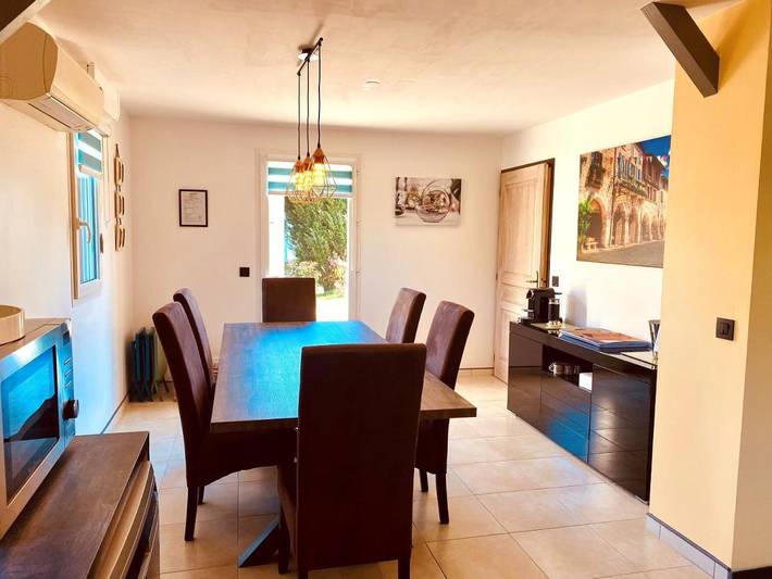 Location de vacances pour 2 personnes, avec Terrasse et Jardin ainsi que Piscine et Vue à Capdrot - 4