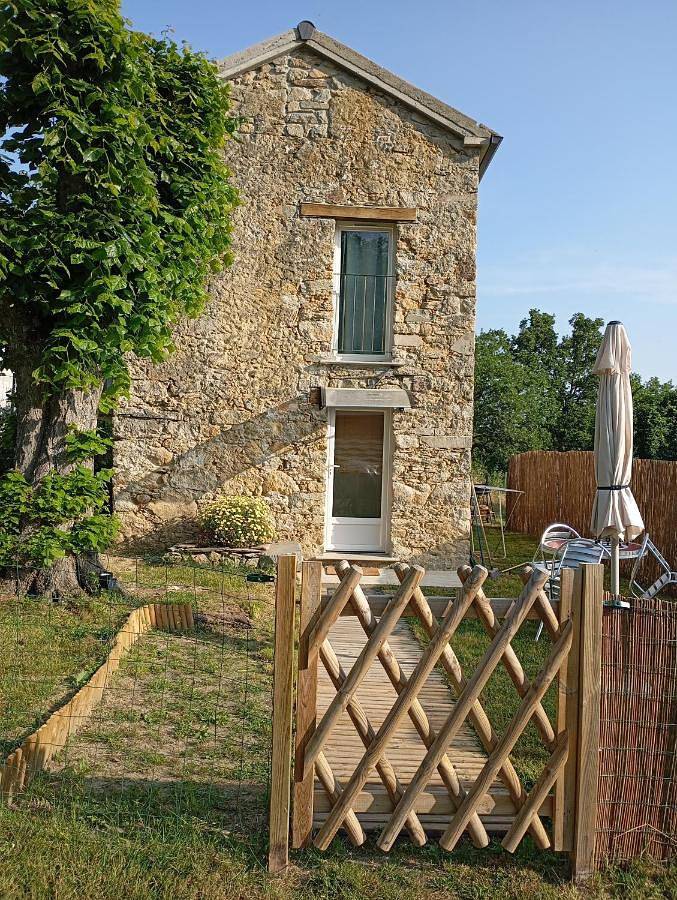 Location de vacances pour 2 personnes, avec jardin ainsi que vue et terrasse à Santo-Pietro-di-Venaco - 4