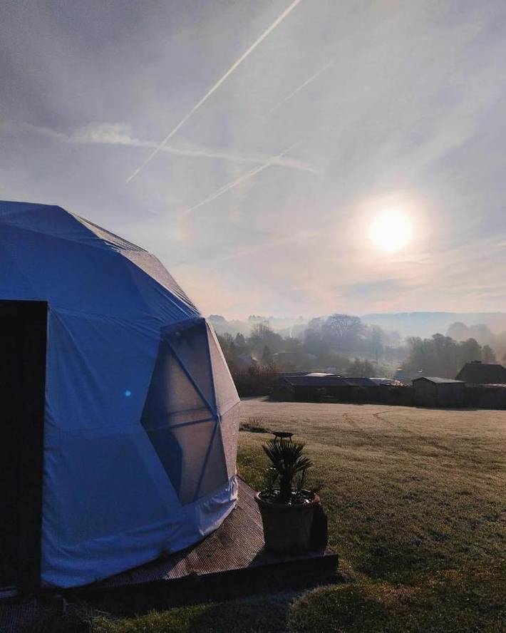 Glamping for 4 people, with view and garden, with pets in Herefordshire