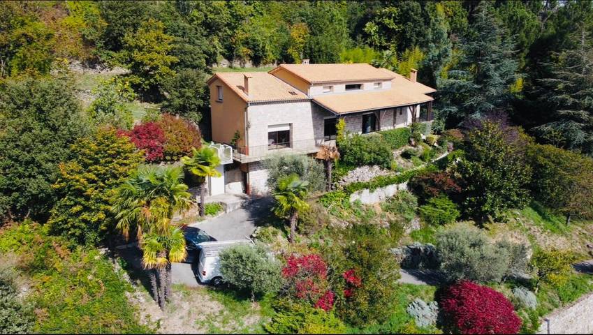 Prachtige villa met panoramisch uitzicht & privézwembad in Fabras, Parc naturel régional des Monts d'Ardèche