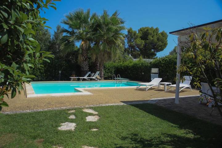 Appartamento per 5 persone, con Terrazza e Giardino nonché Piscina e Panorama a Selva di Fasano