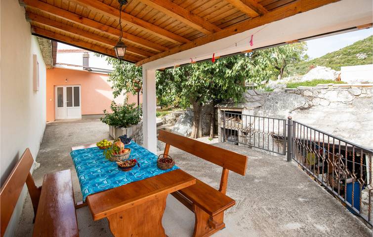 Gemütliche 100 m² große Wohnung in der Nähe der Küste und des Stadtzentrums mit Terrasse und Parkplatz in Peračko Blato, Dubrovnik-Neretva