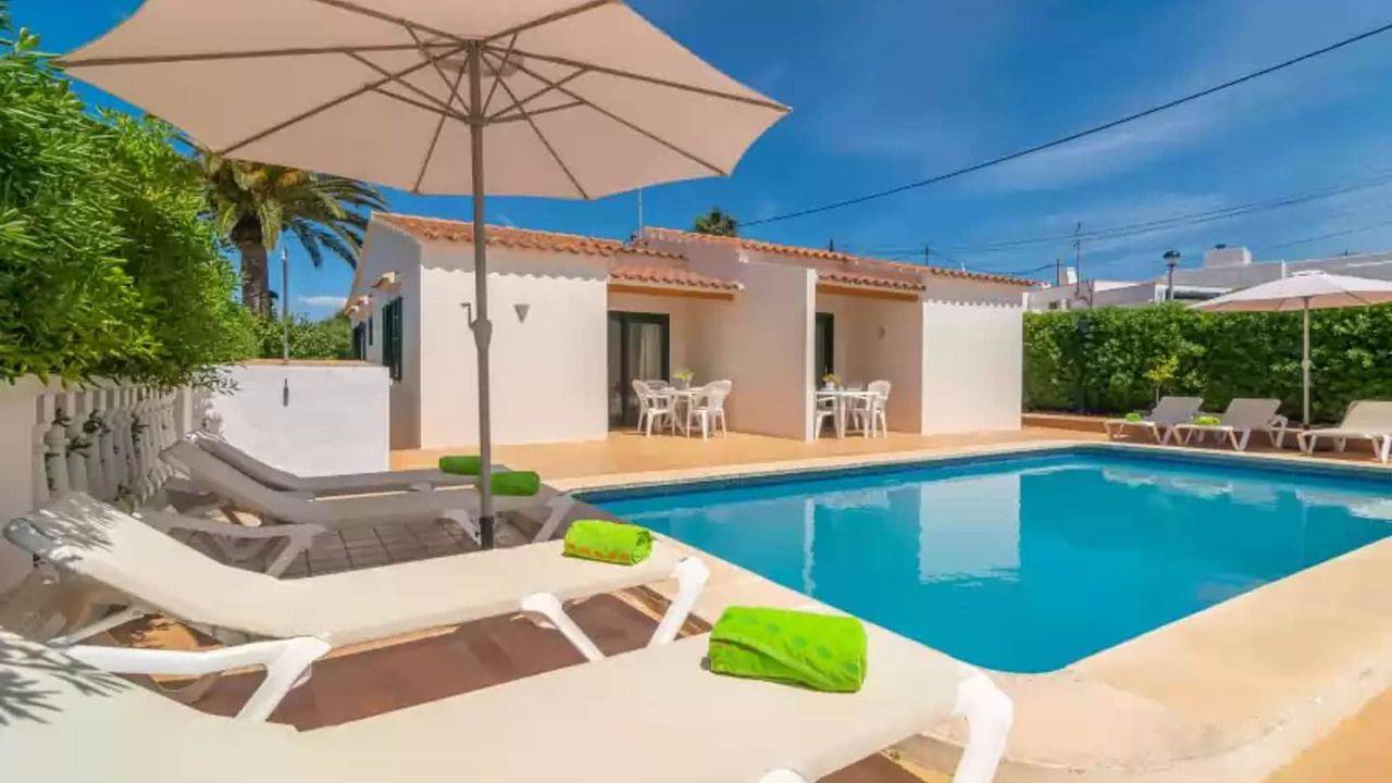 Apartamento vacacional entero, Apartamento de vacaciones para 4 personas con piscina in Cala en Porter, Municipio de Alaior