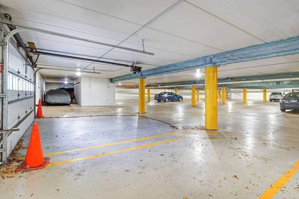 Ganze Wohnung, Underground Parking,Near Froedtert, King Bed, Fast Wifi in Wauwatosa, Milwaukee County