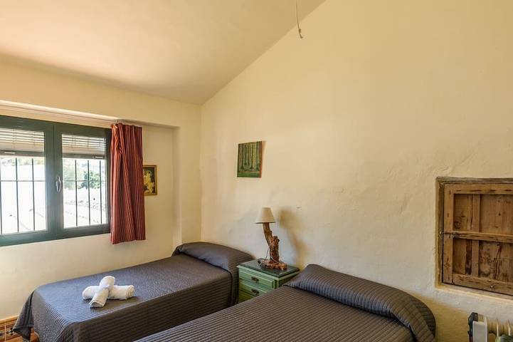 Location de vacances pour 17 personnes, avec terrasse à Pruna - 4