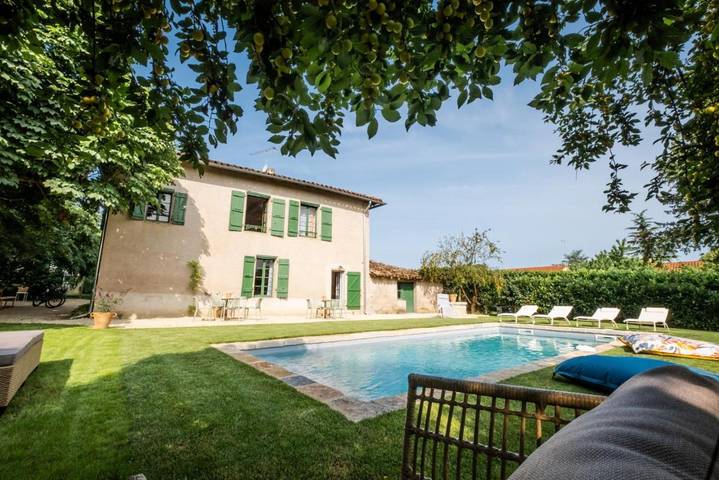 Location de vacances pour 14 personnes, avec piscine ainsi que jardin et balcon à Nègrepelisse - 2