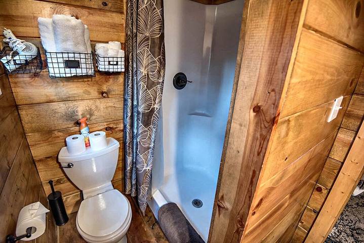 Vacation rental for 18 people, with balcony and hot tub in Broken Bow