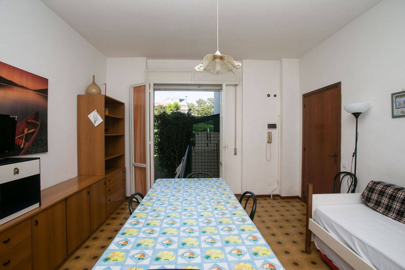 Entire apartment, M105 - Marcelli, four-room apartment with garden 200 meters from the sea in Marcelli, Riviera del Conero