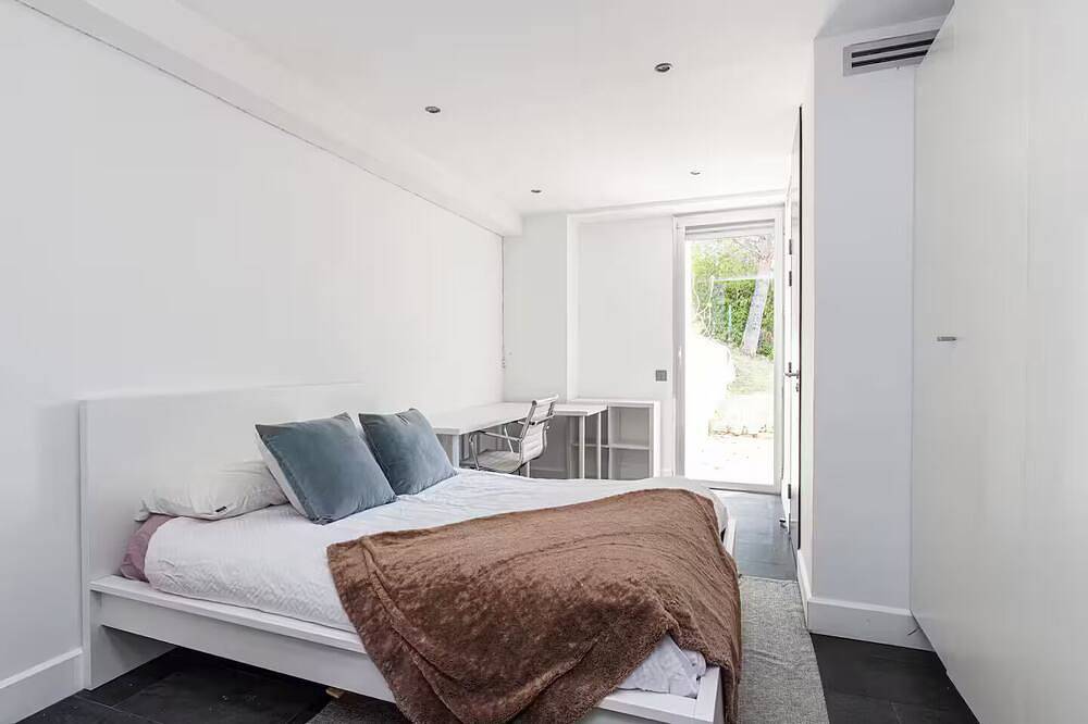 Modern Villa Biot, Entire home in Biot, France in Biot, Cannes region