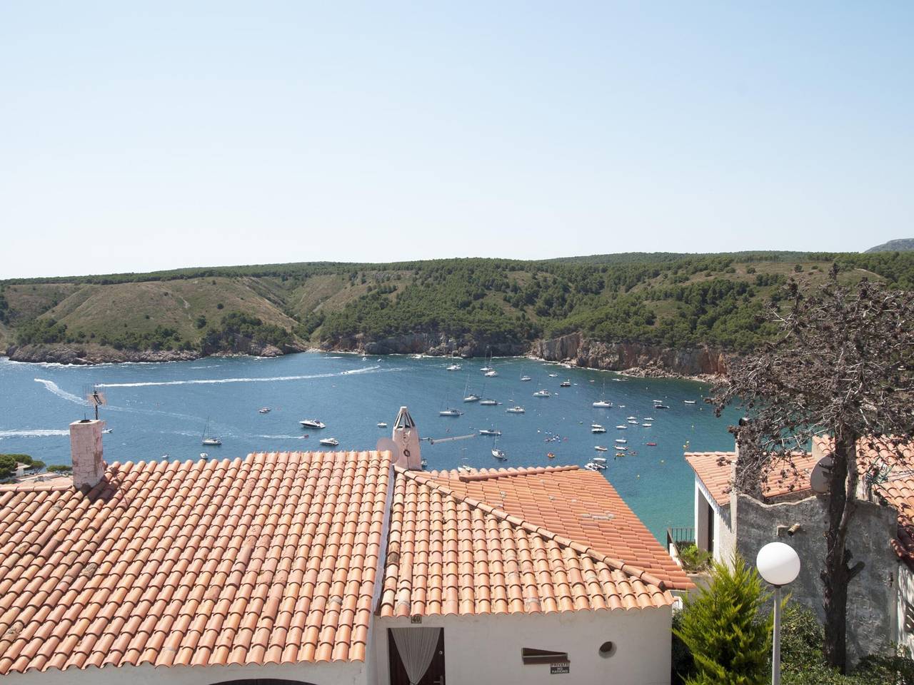 Beautiful house with sea view, 3 bedrooms, air conditioning in Punta Montgo, l'Escala