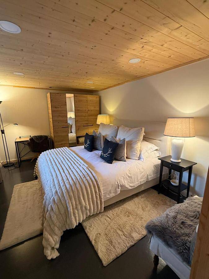 Gîte pour 2 personnes, avec Balcon et Terrasse ainsi que Jardin et Vue à Bex