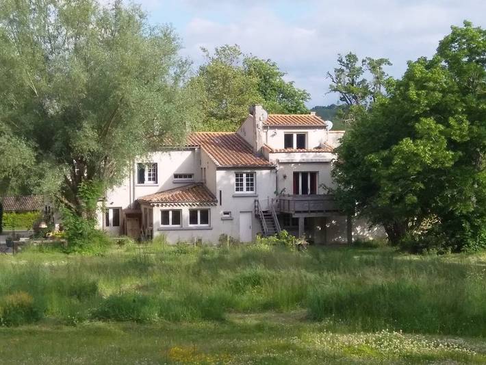 Chambre d’hôte pour 3 personnes, avec jacuzzi ainsi que jardin et piscine - 1