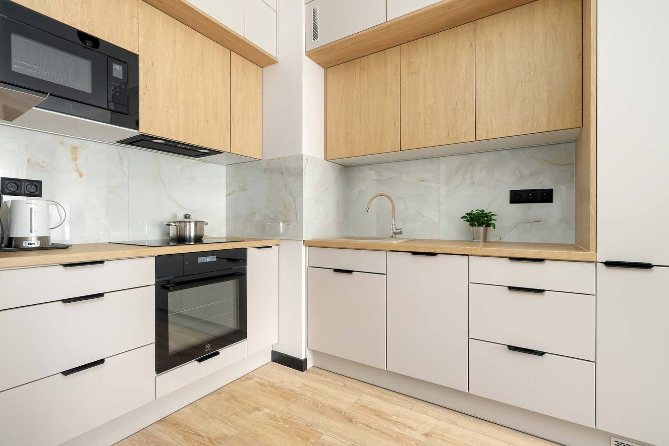 Ganze Wohnung, Cosy Apartment with a Balcony | Parking | Close to Green Spaces in Posen, Großpolen