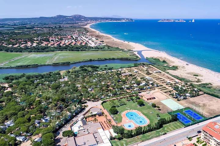 Camping pour 6 personnes, avec terrasse et piscine sur la Costa Brava - 2