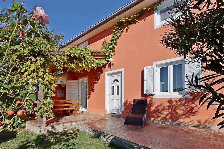Ferienhaus für 6 Personen, mit Balkon/Terrasse auf Rab - 2