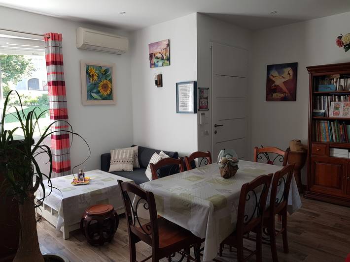 Petite maison 'Gîte Aux Tourterelles' avec vue sur les montagnes, Wi-Fi et climatisation in Tournemire, Parc naturel régional des Grands Causses