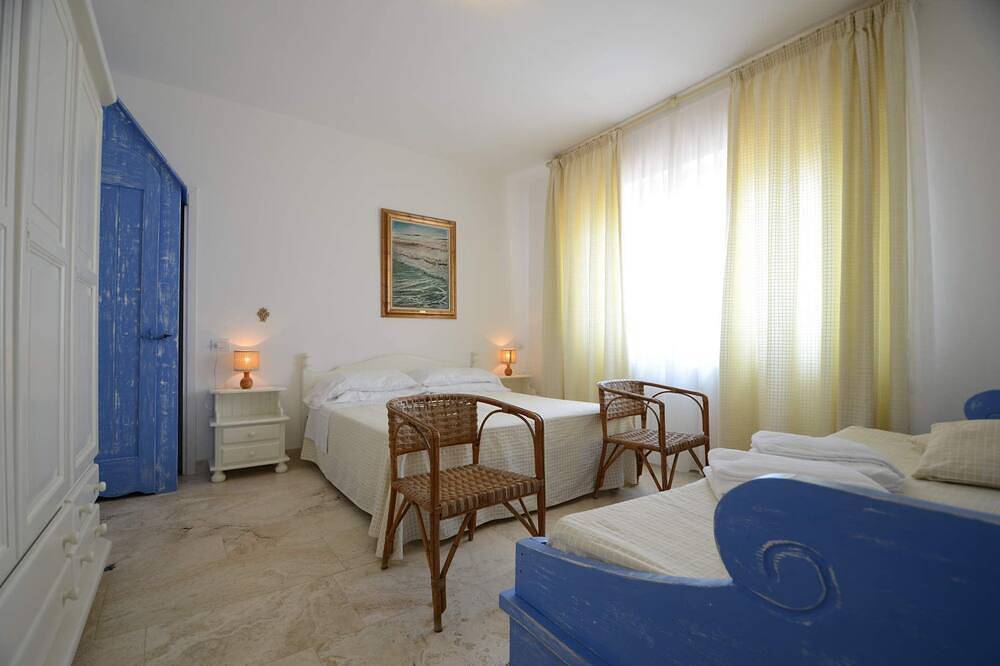 Entire apartment, Le Finestre - One Bedroom Apartment, Sleeps 5 in Marina di Castagneto Carducci, Etruscan Coast