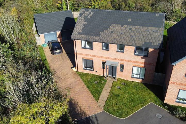 Maison de vacances pour 8 personnes, avec jardin et jacuzzi à Cardiff