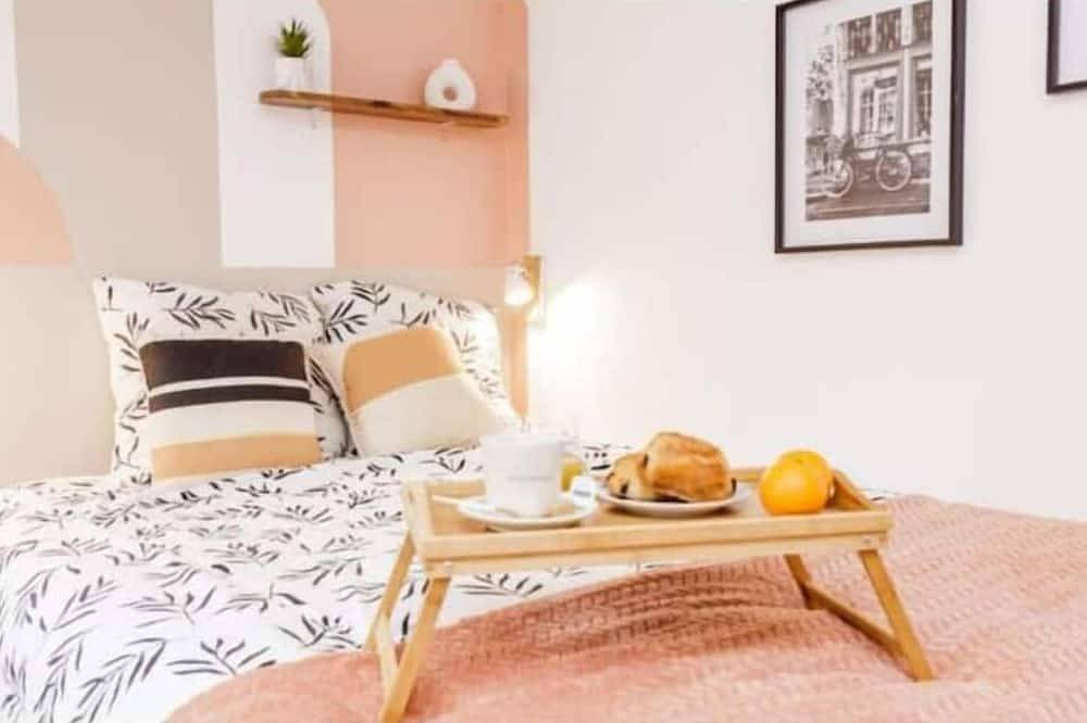 Entire apartment, Charmant Studio Lumineux Calme in Asnières-sur-Seine, Hauts-de-Seine