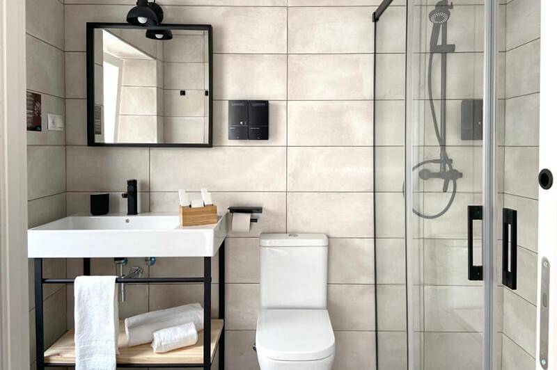 Single Room with Balcony in Ibaiondo, Bilbao