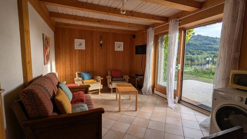 Gîte pour 9 personnes, avec vue et jardin à Laveline-du-Houx - 3
