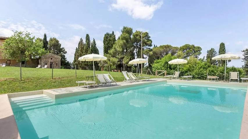 Casa vacanza per 4 persone, con piscina e giardino a Volterra