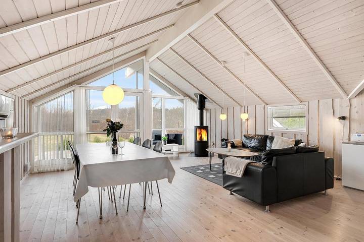 Rummeligt og velholdt feriehus med spa og sauna – kun få minutter fra Øer Strand in Øerne, Ebeltoft