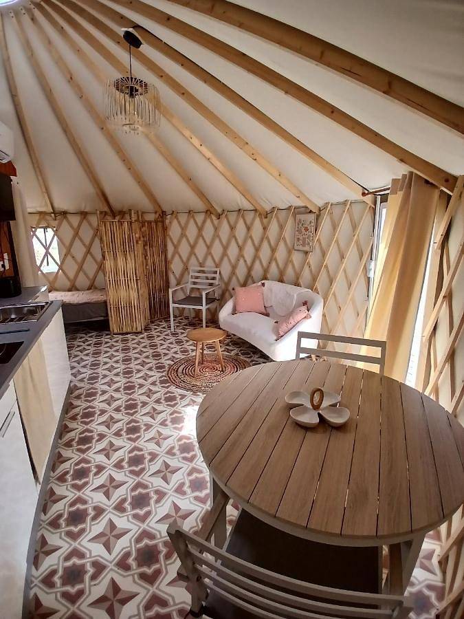 Gîte pour 3 personnes, avec jardin et piscine à Clermont-Créans - 3