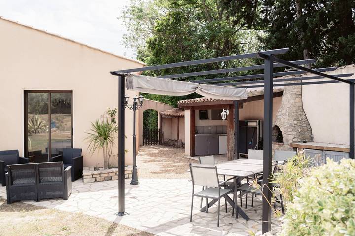 Gîte pour 11 personnes, avec jacuzzi et piscine, adapté aux familles à Pouzols-Minervois - 2