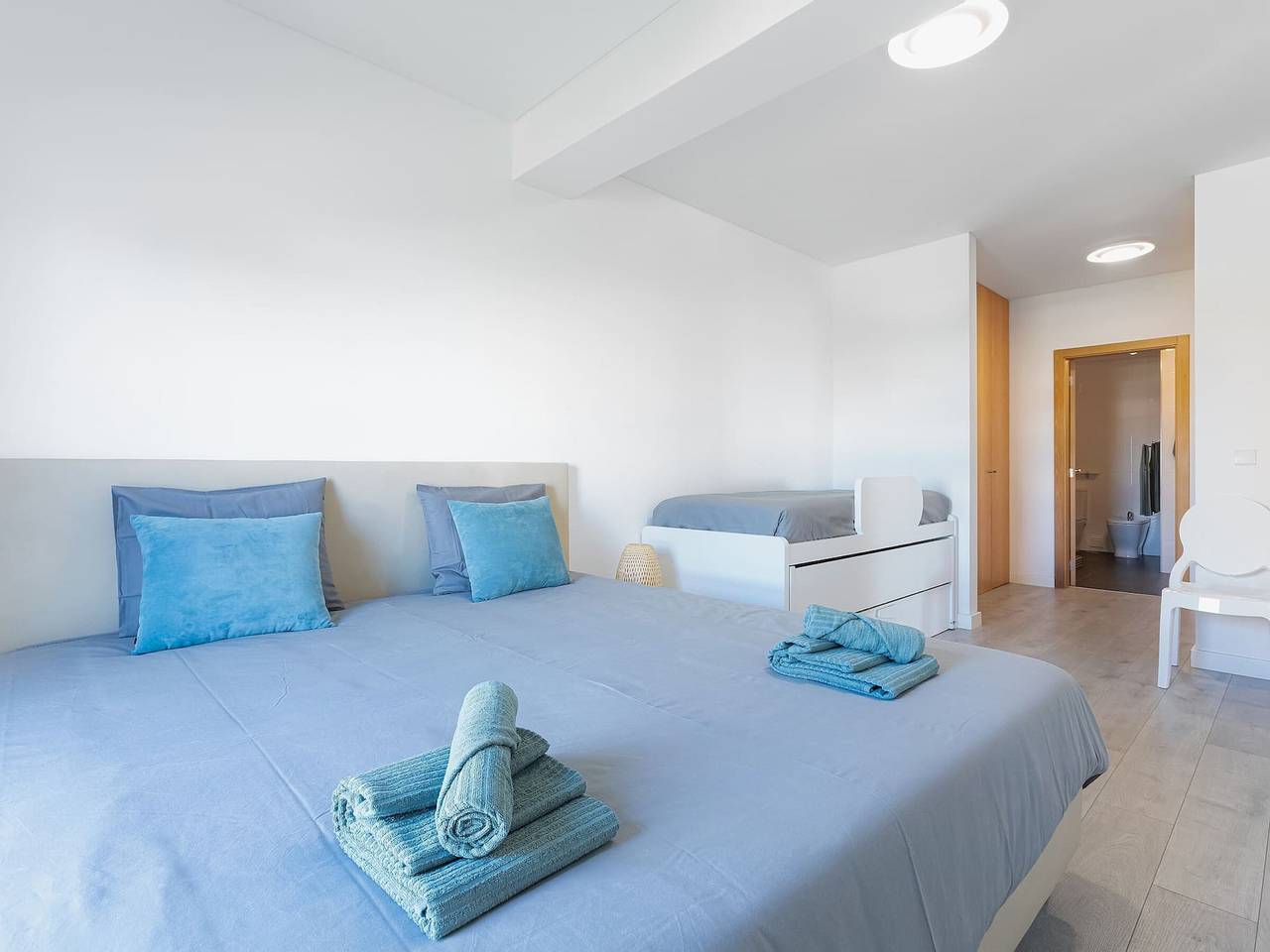 Entire apartment, Dream penthouse in Praia da Rocha, air conditioning, pools and tennis court in Praia da Rocha, Portimão