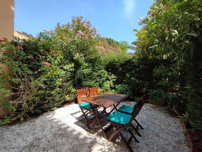 Appartement de vacances pour 3 personnes, avec jardin et terrasse, animaux acceptés