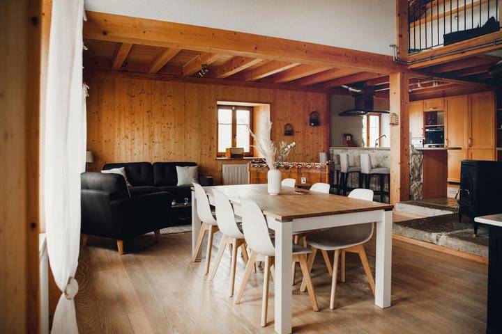 Gîte pour 6 personnes, avec jardin et vue, adapté aux familles dans Les Ponts De Martel - 2