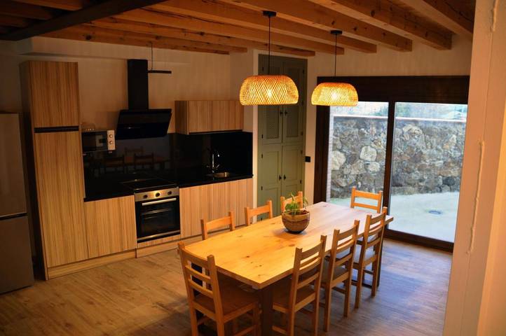 Apartamento para 6 personas, con Balcón y Terraza además de Jardín y Piscina en Turégano