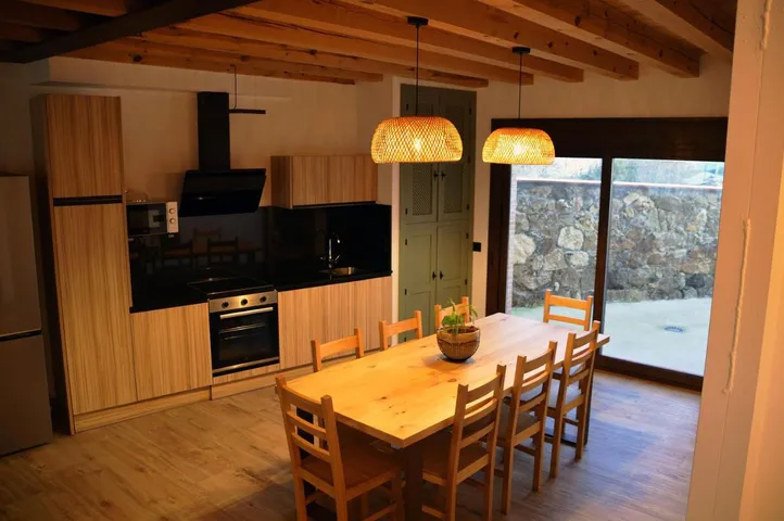 Casa de vacaciones para 6 personas, con jardín además de piscina y vistas, Se admiten mascotas - 1