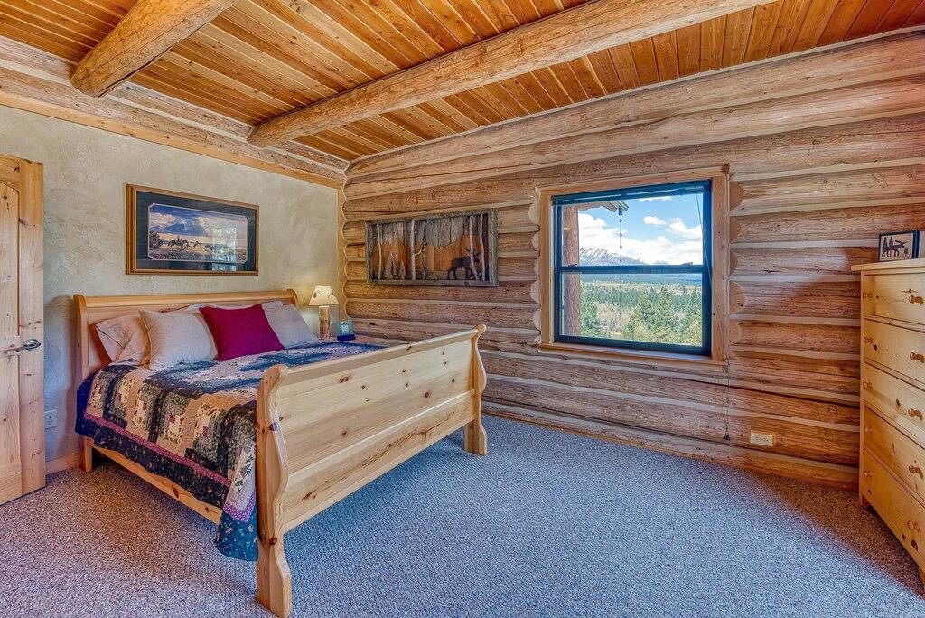 Authentische malerische Blockhütte auf 2400 privaten Morgen w / Stellar Views & Hot Tub in Ravalli County