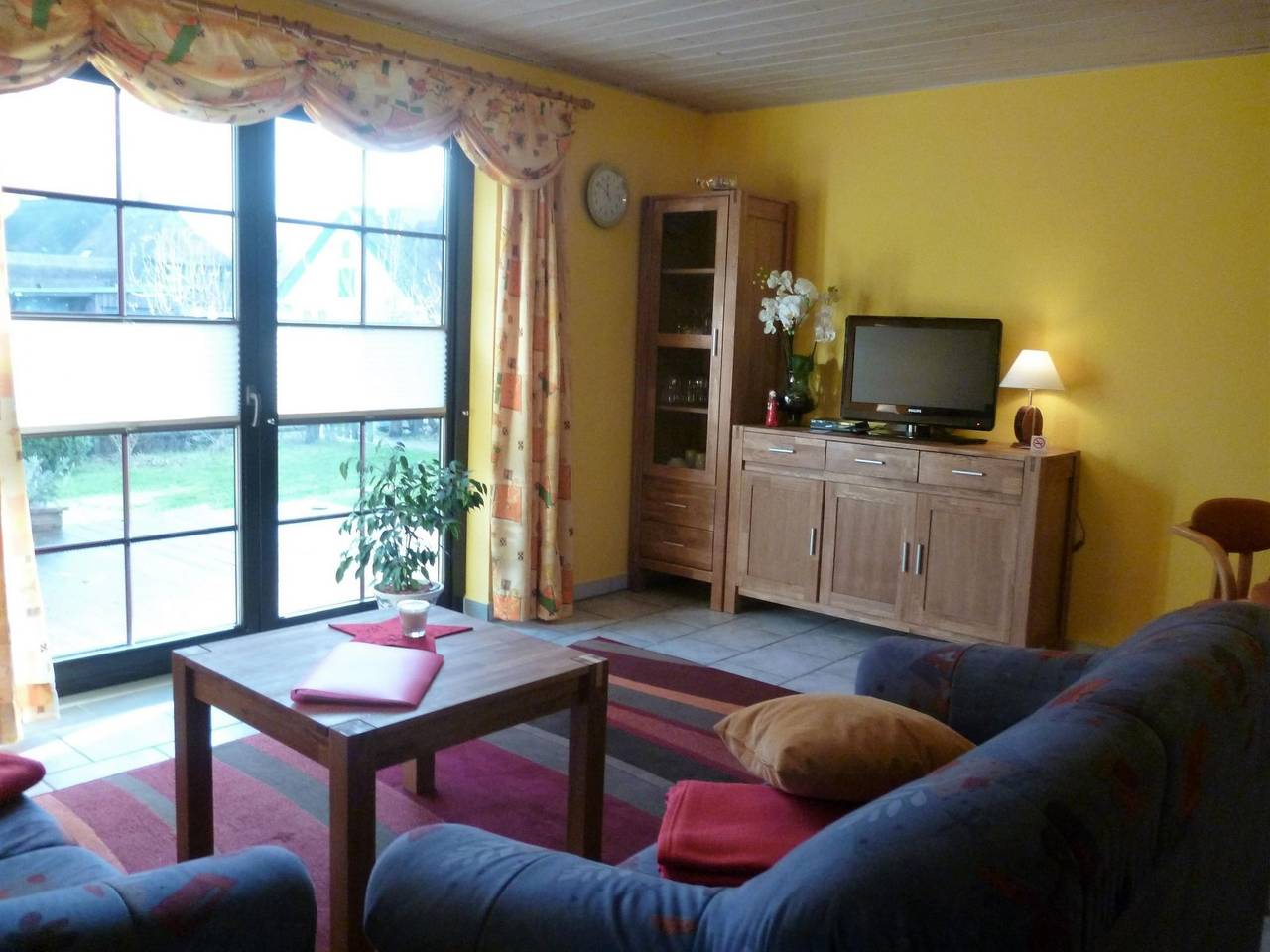 Schönes Ferienhaus mit Terrasse und Grill in Althagen, Ahrenshoop