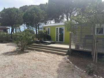 Camping pour 6 personnes, avec terrasse et jardin ainsi que piscine et vue à Le Barcarès