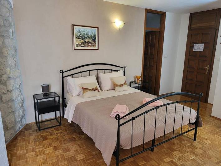 Chambre d’hôte pour 2 personnes, avec jardin ainsi que terrasse et jacuzzi à Trogir - 4