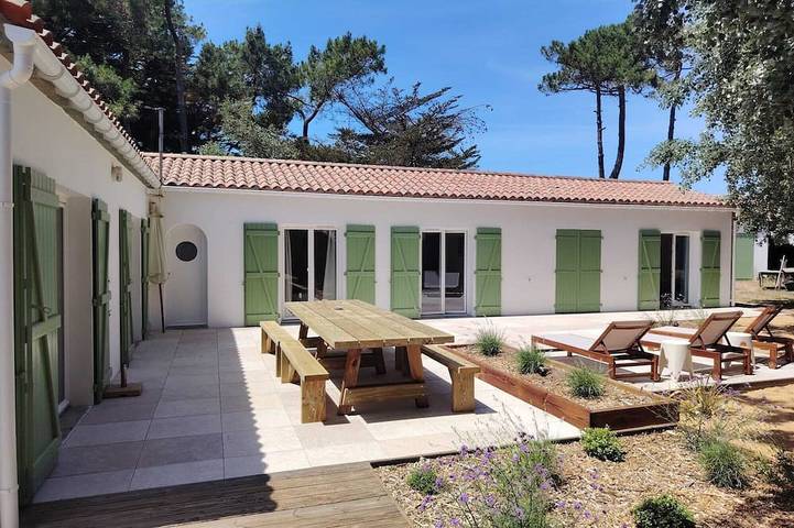 Location de vacances pour 8 personnes dans Plage de La Sauzaie