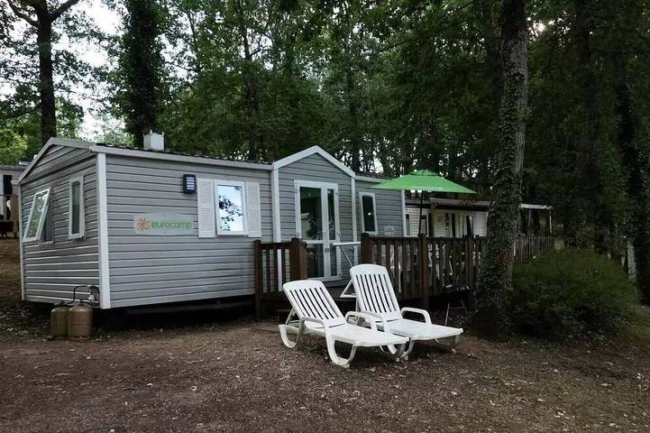 Mobil home pour 4 personnes à Saint-Avit-de-Vialard