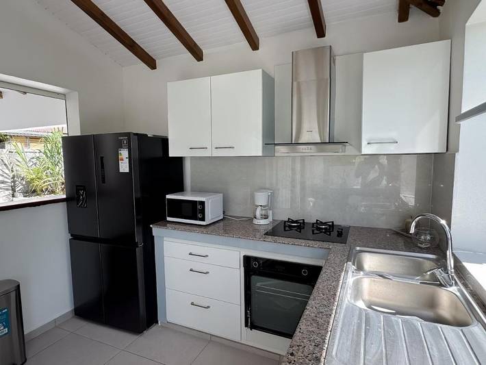 Location de vacances pour 6 personnes, avec jardin ainsi que piscine et balcon dans Plage des Salines - 2